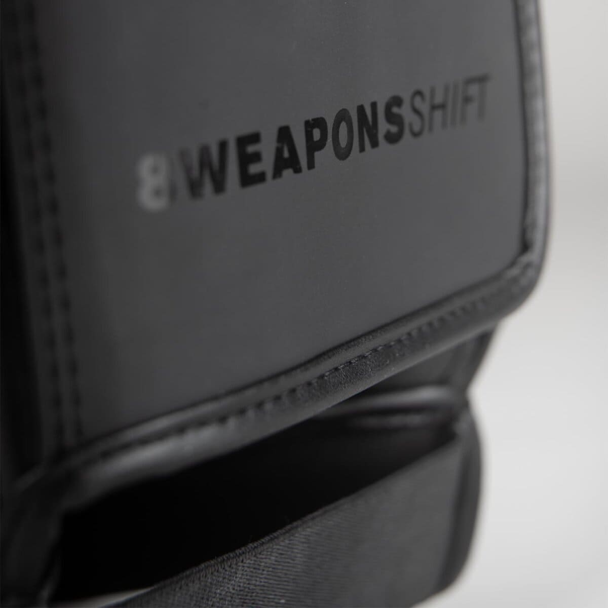 8 WEAPONS Benskydd, Shift - Svartmatt