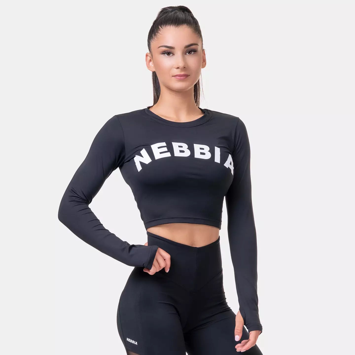 Nebbia Långärmad Tumhål Sportig Crop Top - Svart