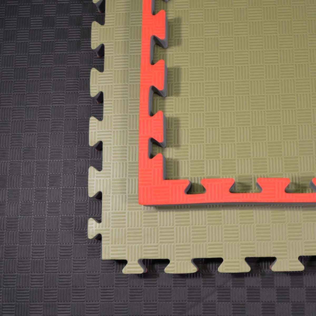 Phoenix Judomattor - Röd/Grön, rutigt mönster, 100x100x4 cm